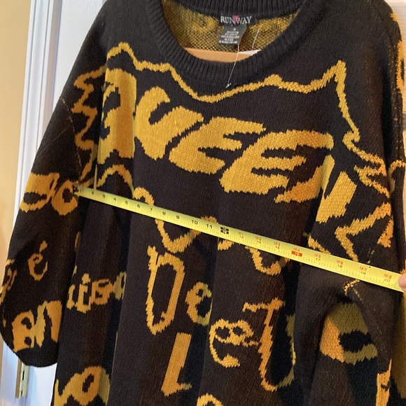 Runway 7 Graphic Black Gold Print Sweater Dress Sz 1X - Picture 7 of 10
